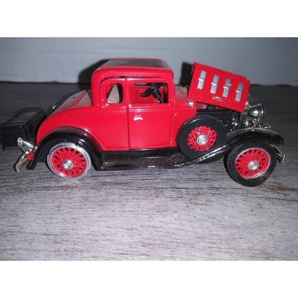 1932 Red Diecast Car Confederate Series 1:32 National Motor Museum Mint - Picture 1 of 6